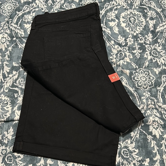 Bermuda - Picture 2 of 4